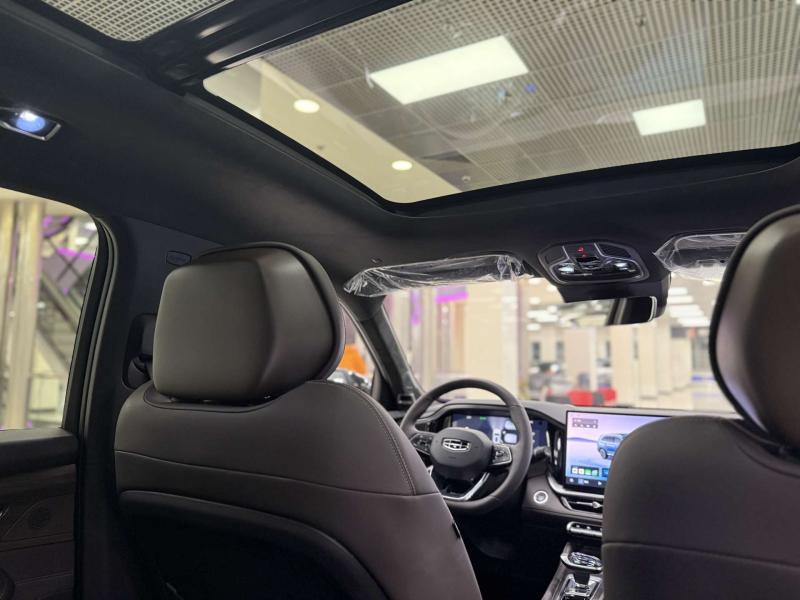 Geely Monjaro 1 поколение [2 рестайлинг] 2.0 AT (265 л.с.)