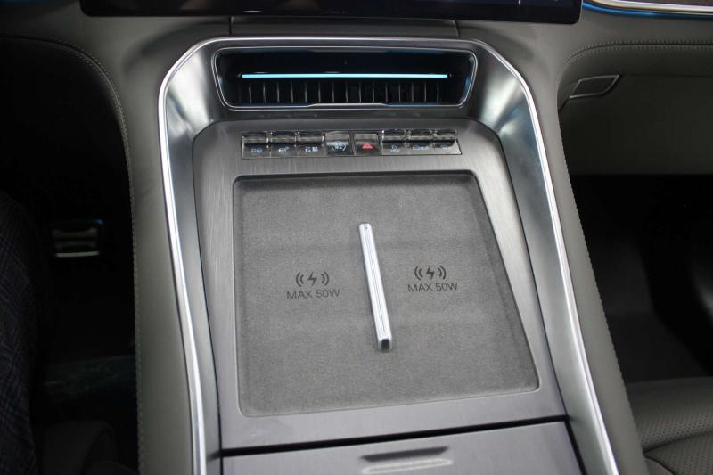 Denza N9 1 поколение 2.0 л. 925 л.с. (680 кВт) 