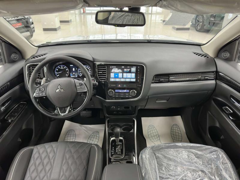 Mitsubishi Outlander 4 поколение 2.5 CVT (184 л.с.)