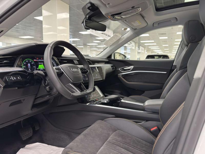 Audi e-tron I Электро  408 л.с. автомат полный