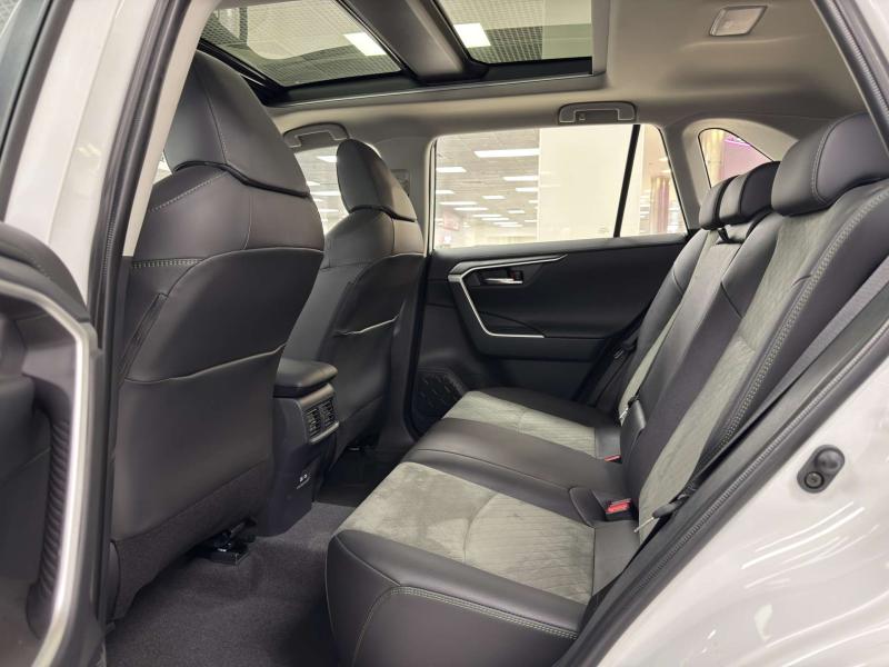 Toyota RAV4 5 поколение (XA50) 2.0 CVT 4WD (171 л.с.)