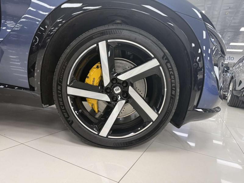 Xiaomi YU 7 1 поколение AT 4WD (690 л.с.)