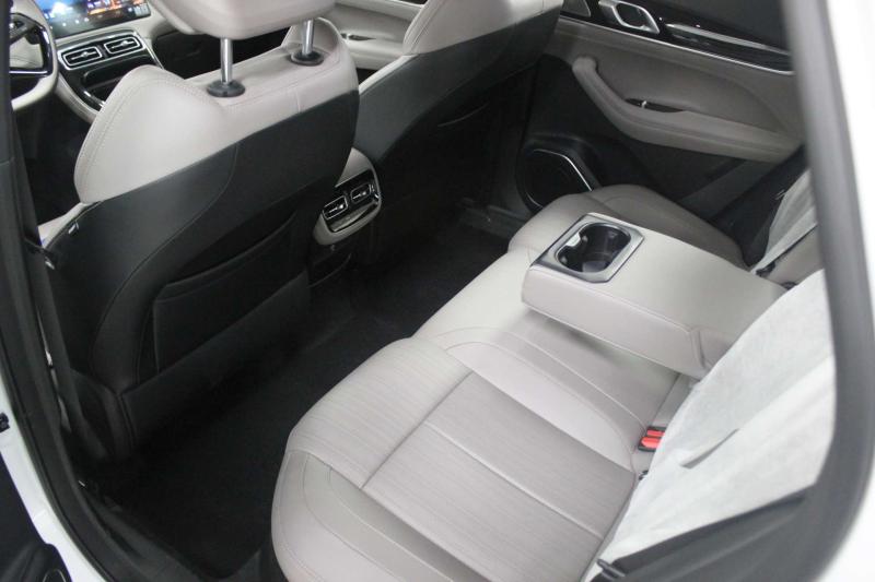 Geely Atlas Pro  Бензин 1.5 л. 177 л.с. робот полный