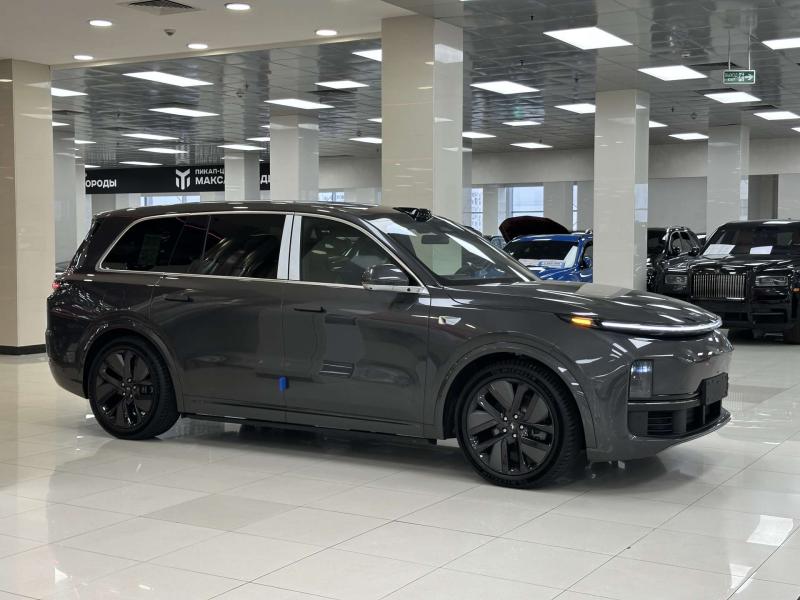 LiXiang L9 I Рестайлинг Гибрид 1.5 л. 449 л.с. автомат полный