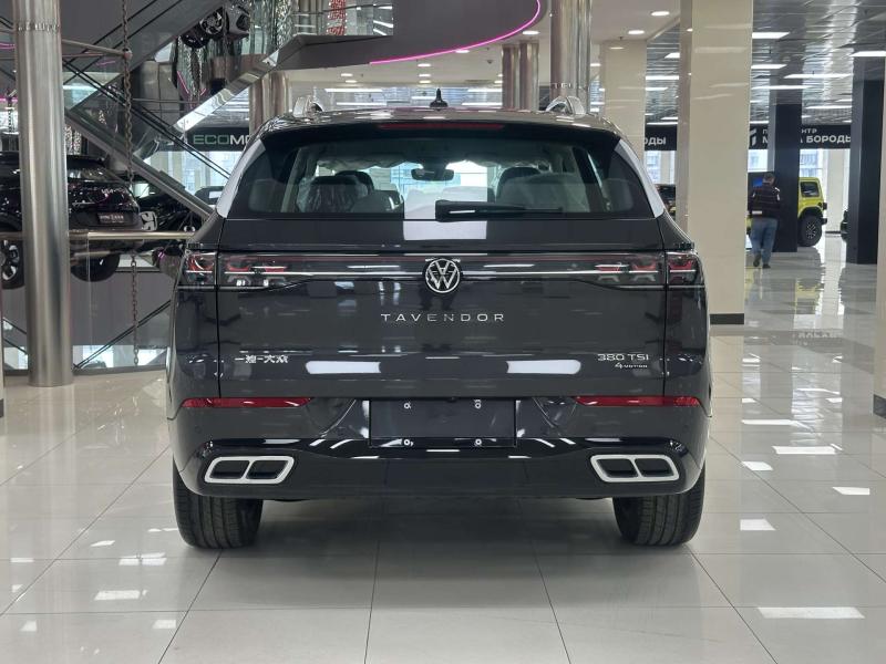 Volkswagen Tavendor  Бензин 2 л. 220 л.с. робот полный