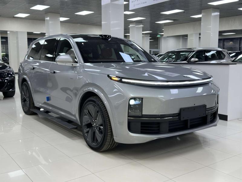 LiXiang L9 I Рестайлинг Гибрид 1496 см3 449 л.с. (330 кВт) автоматическая полный