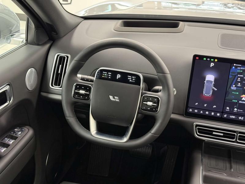 LiXiang L9 I Рестайлинг Гибрид 1.5 л. 449 л.с. автомат полный