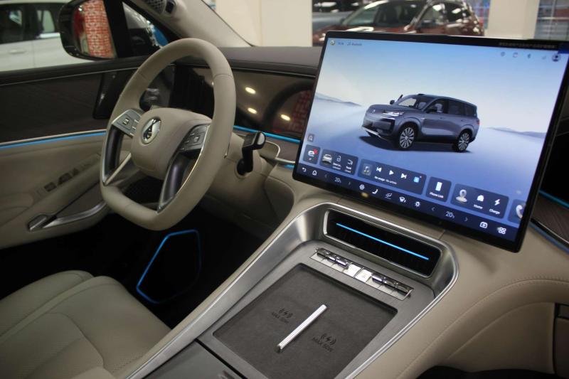 Denza N9 1 поколение 2.0 л. 925 л.с. (680 кВт) 