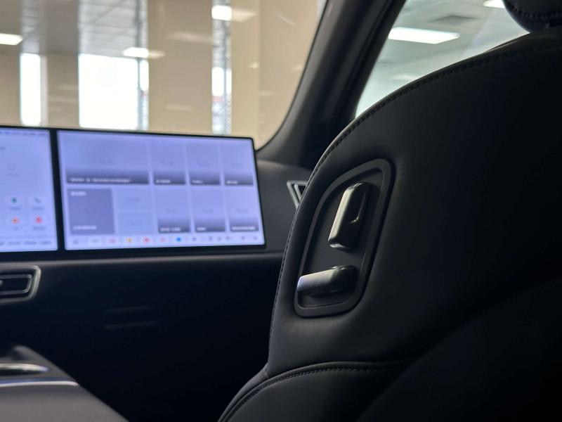 LiXiang L7 I Рестайлинг Гибрид 1.5 л. 449 л.с. автомат полный