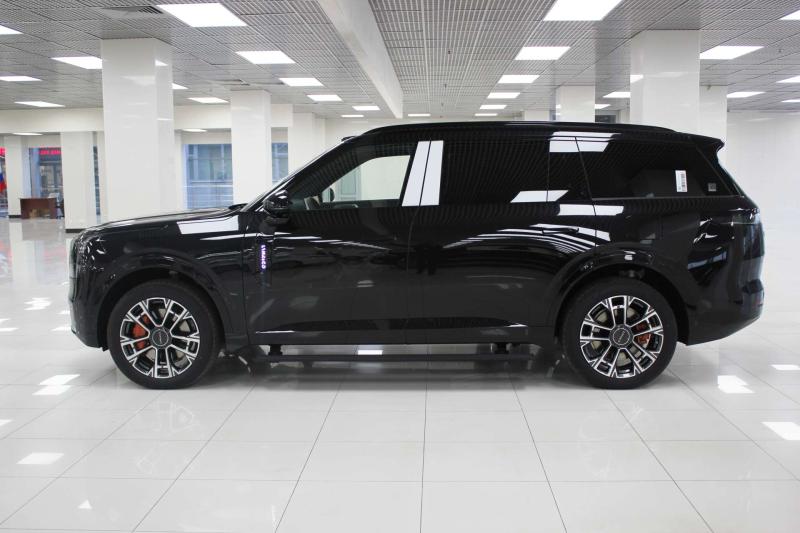 Lynk & Co 900 Поколение 1 2.0h 884 л.с.