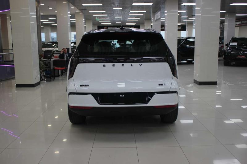 Geely Atlas Pro  Бензин 1.5 л. 177 л.с. автомат передний
