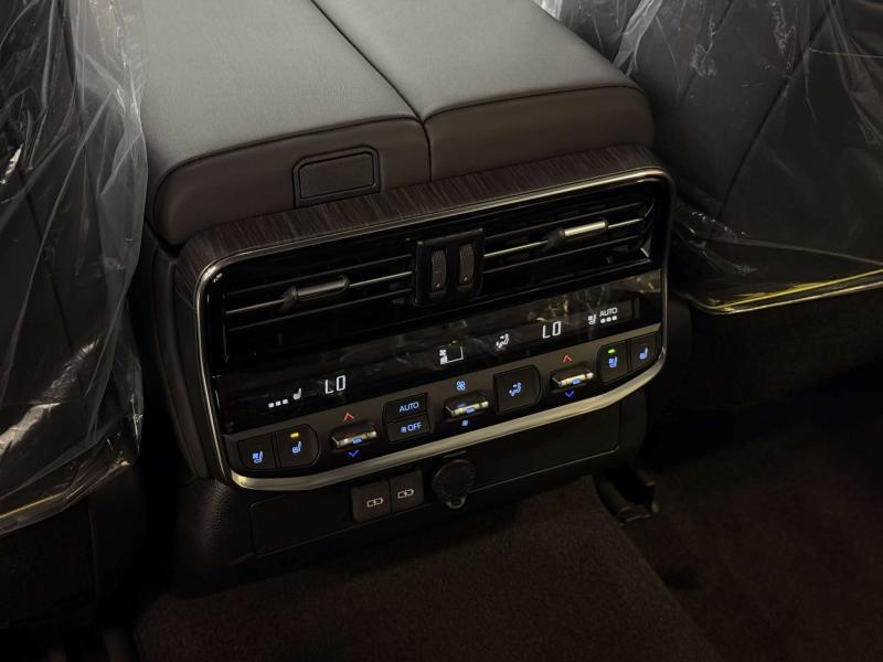 Toyota Land Cruiser 300 Series Дизель 3.3 л. 299 л.с. автомат полный