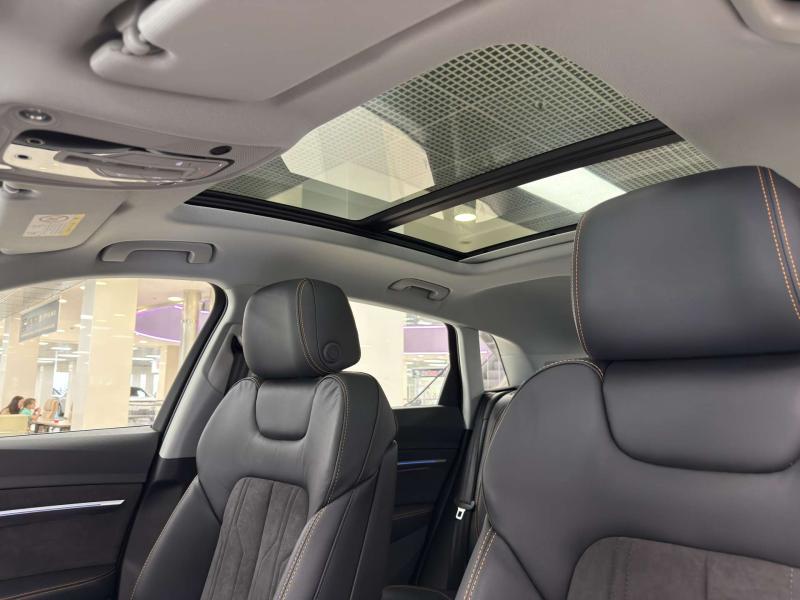 Audi e-tron I Электро  408 л.с. автомат полный