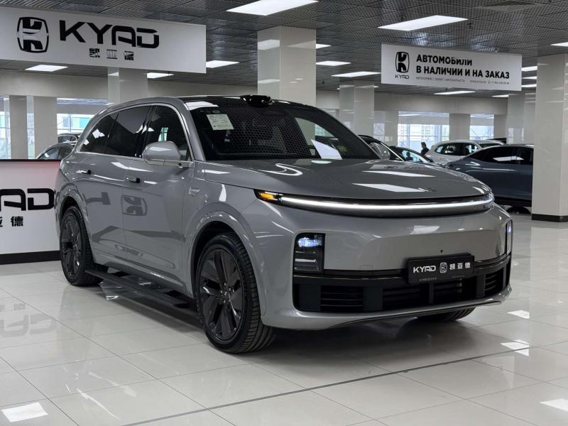 LiXiang L7 I Рестайлинг Гибрид 1.5 л. 449 л.с. автомат полный