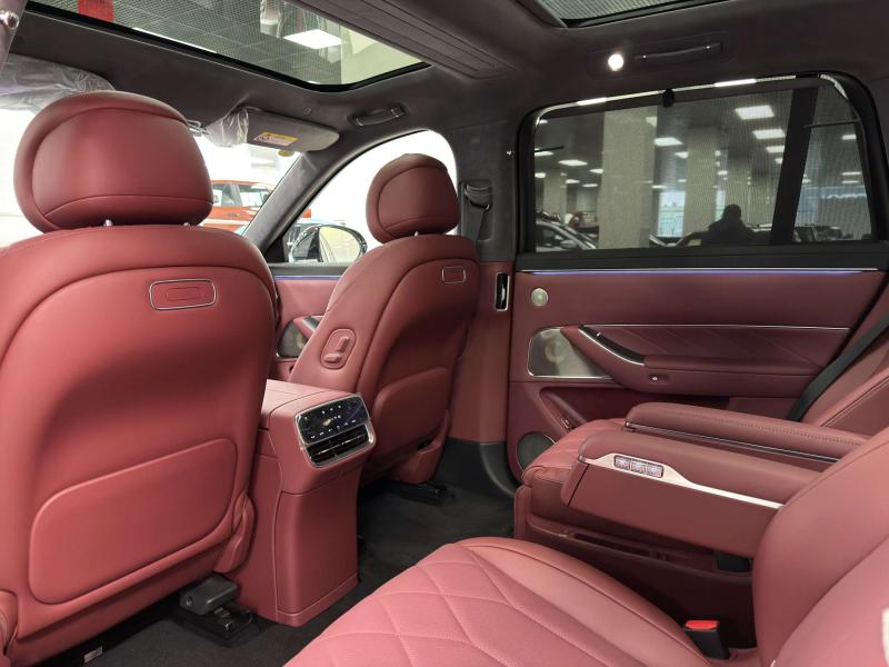 Aito M8 1 поколение 1.5h AT 533 л.с. (392 кВт) 