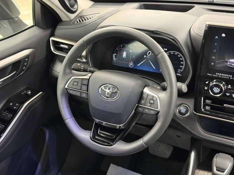 Toyota Highlander III (U50) Рестайлинг Бензин 2 л. 220 л.с. автомат полный