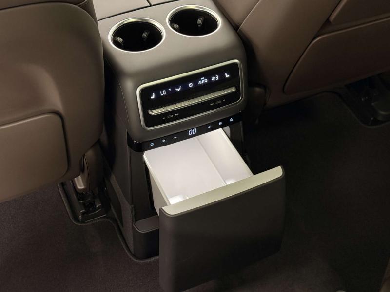 LiXiang L9 I Рестайлинг Гибрид 1.5 л. 449 л.с. автомат полный