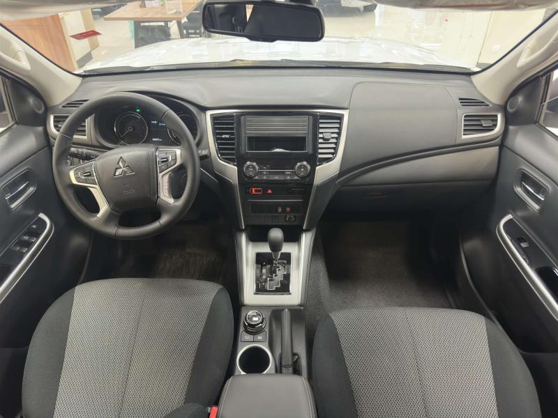 Mitsubishi L200 V Рестайлинг Дизель 2268 см3 150 л.с. (110 кВт) автоматическая полный