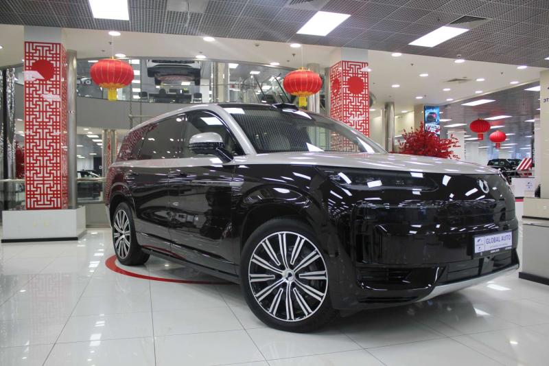 Denza N9 1 поколение 2.0 л. 925 л.с. (680 кВт) 