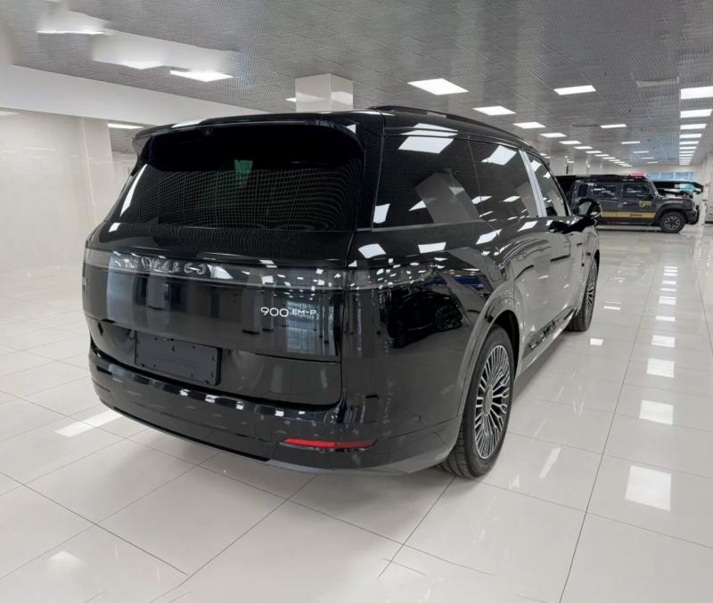 Lynk & Co 900 Поколение 1 2.0h 734 л.с