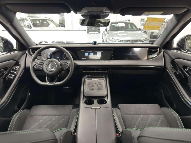 Voyah Free I Рестайлинг Гибрид 1.5 л. 490 л.с. автомат полный