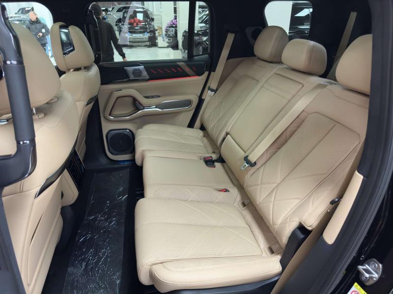 BYD FangChengBao Leopard 8  Гибрид 2 л. 952 л.с. автомат полный