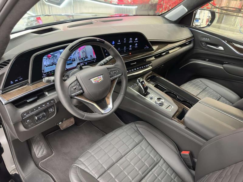Cadillac Escalade V Рестайлинг Бензин 6.2 л. 420 л.с. автомат полный