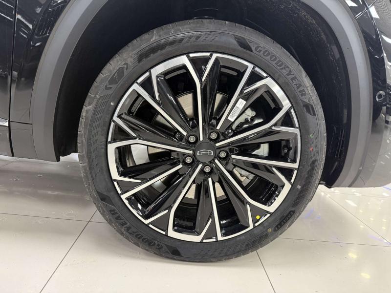 Geely Monjaro 1 поколение [2 рестайлинг] 2.0 AT (265 л.с.)