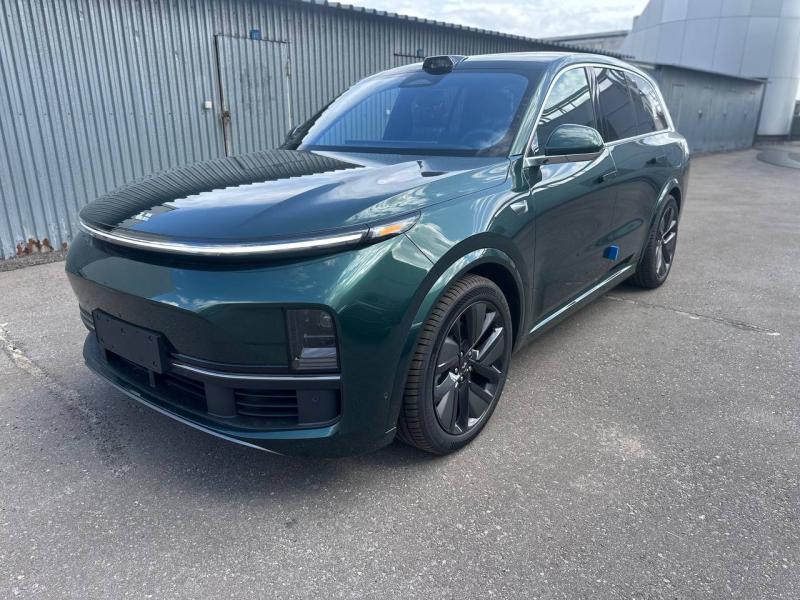 LiXiang L8 I Рестайлинг Гибрид 1.5 л. 449 л.с. автомат полный