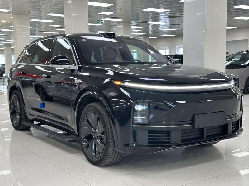 LiXiang L7 I Рестайлинг Гибрид 1.5 л. 449 л.с. автомат полный