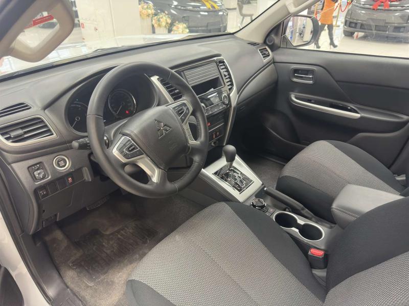 Mitsubishi L200 V Рестайлинг Дизель 2268 см3 150 л.с. (110 кВт) автоматическая полный