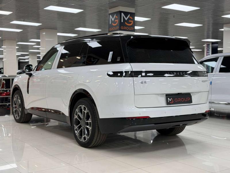 Lynk & Co 900 Поколение 1 2.0h 734 л.с