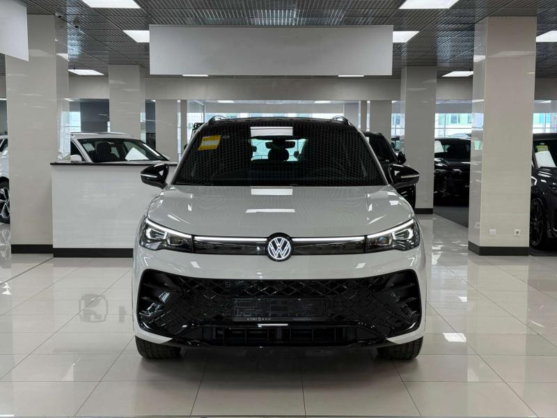Volkswagen Tiguan III (China Market) Бензин 2 л. 220 л.с. робот полный