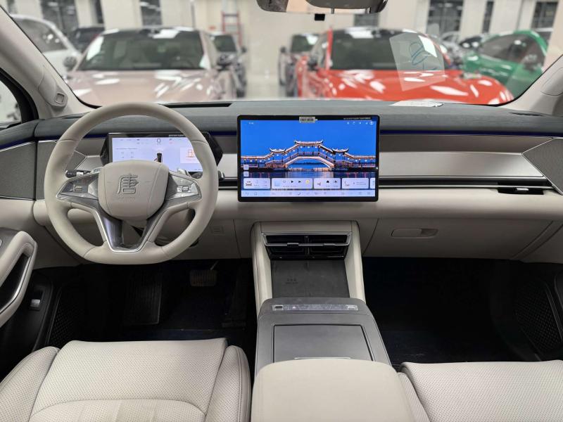 BYD Tang L 1 поколение 1.5 л, 700 л.с., гибрид