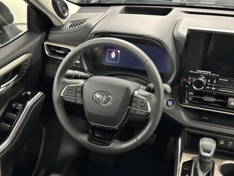 Toyota Highlander IV (U70) Бензин 2 л. 248 л.с. автомат полный