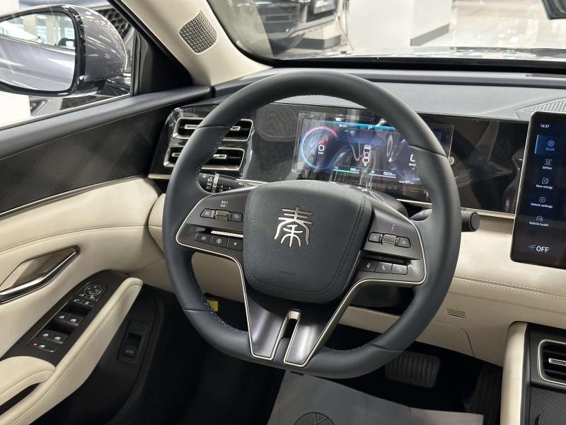 BYD Qin III Гибрид 1.5 л. 163 л.с. автомат передний