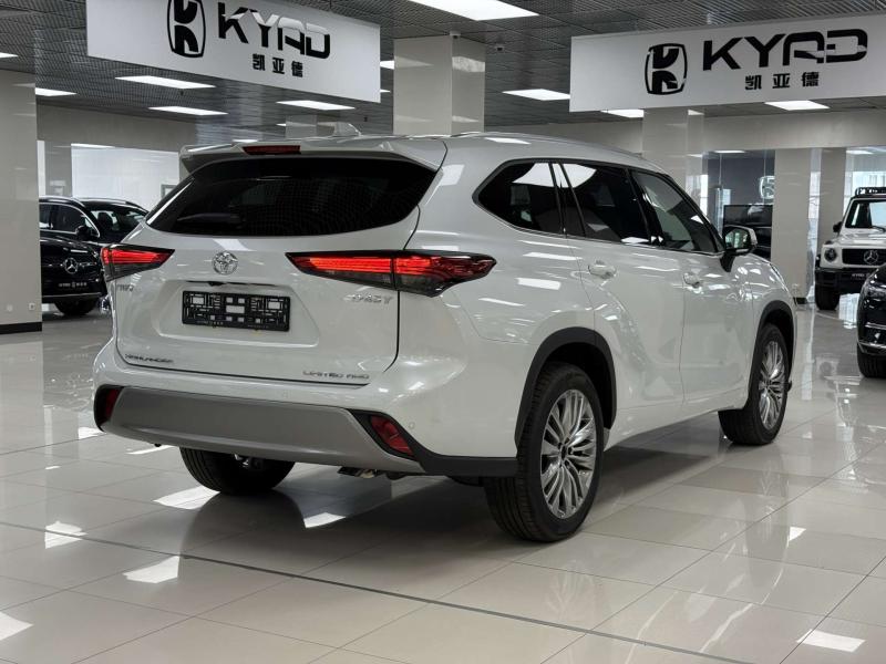 Toyota Highlander III (U50) Рестайлинг Бензин 2 л. 220 л.с. автомат полный