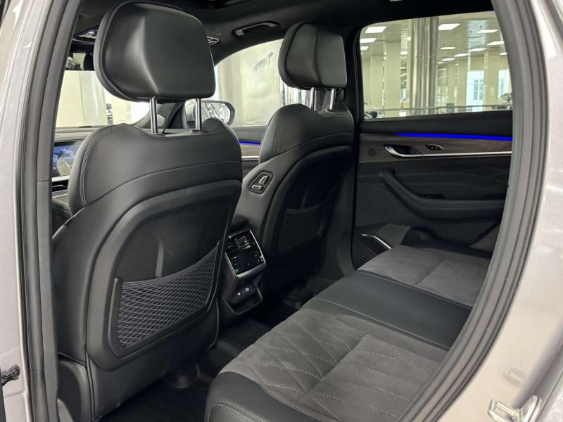 Geely Monjaro  Бензин 2 л. 238 л.с. автомат полный