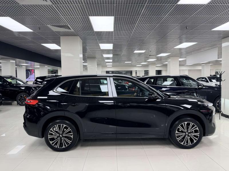 Geely Galaxy L7  Гибрид 1.5 л. 163 л.с. автомат передний