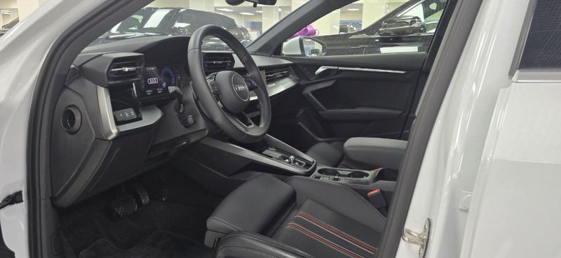 Audi A3 4 поколение (8Y) 2.0 MT (116 л.с.)