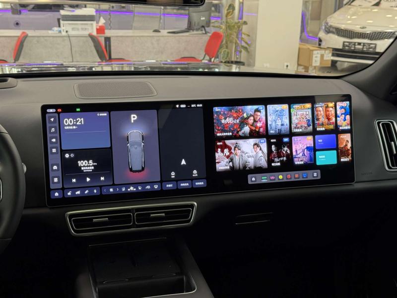 LiXiang L9 I Рестайлинг Гибрид 1.5 л. 449 л.с. автомат полный