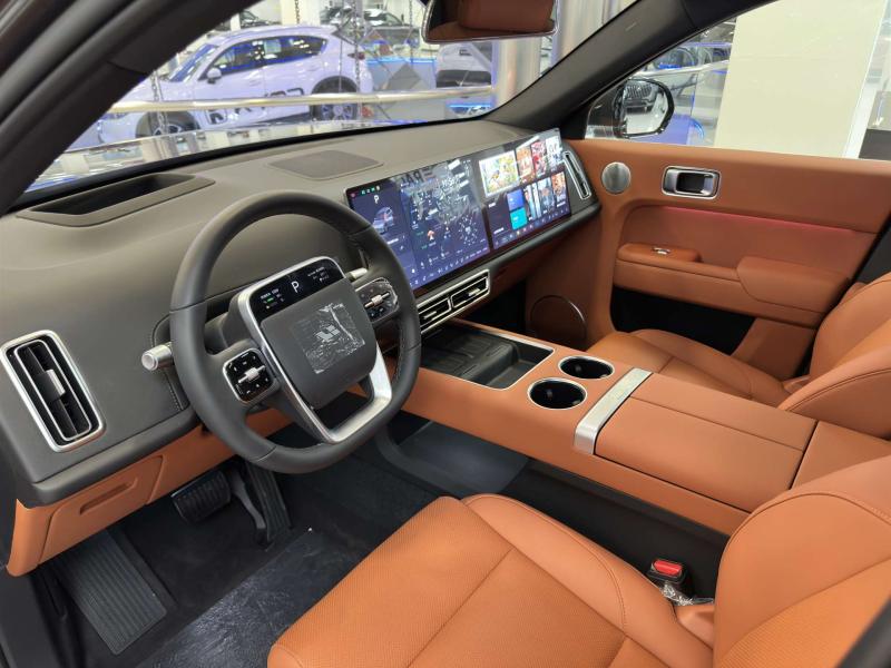 LiXiang L7 I Рестайлинг Гибрид 1.5 л. 449 л.с. автомат полный