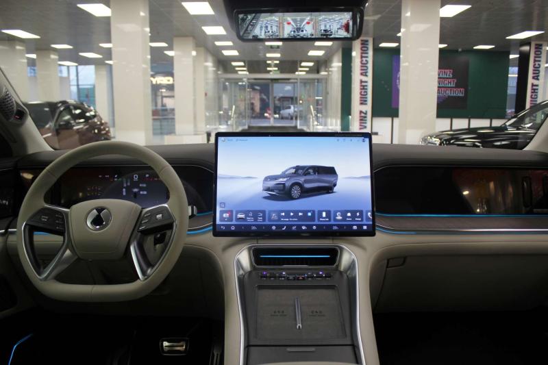 Denza N9 1 поколение 2.0 л. 925 л.с. (680 кВт) 